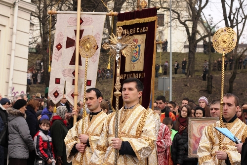 Вулицями Львова проходила молитовна хресна хода.(ФОТО) Вулицями Львова проходила молитовна хресна хода.(ФОТО)